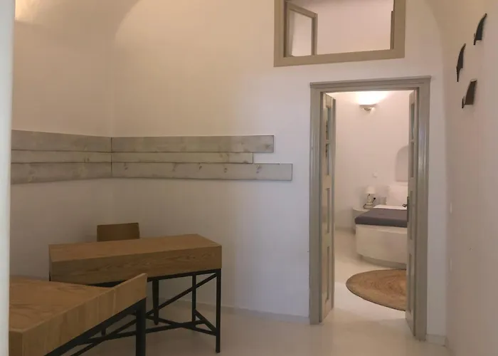 Chroma Oia (Santorini)